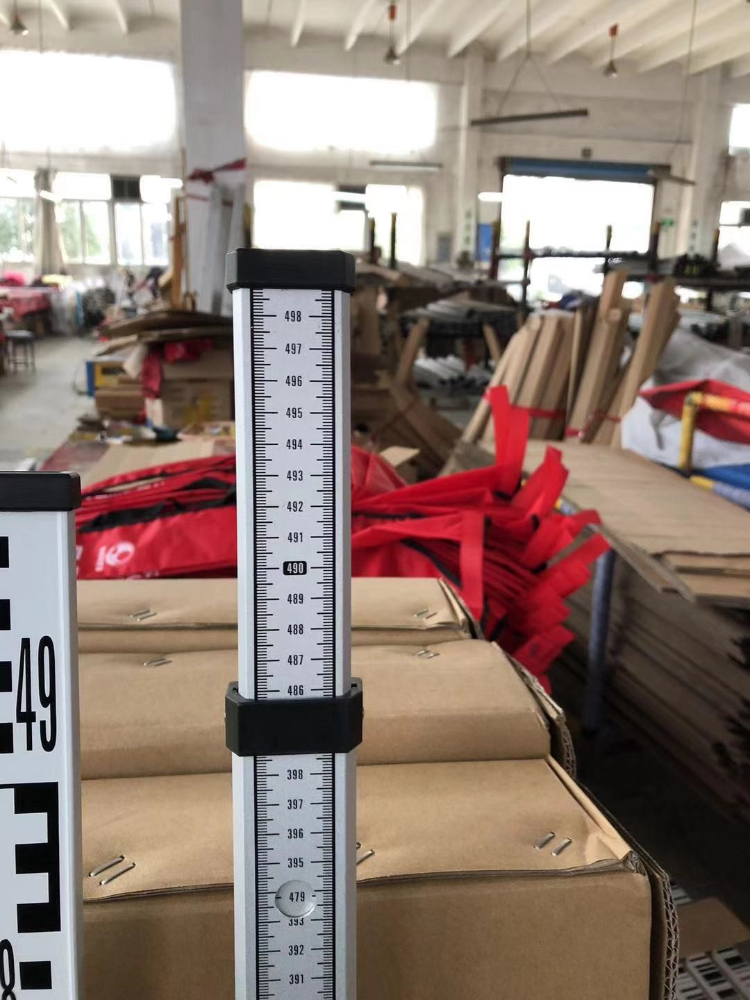 5m Telescopic Aluminium Surveying Leveling Staff With Bubble - Image 3